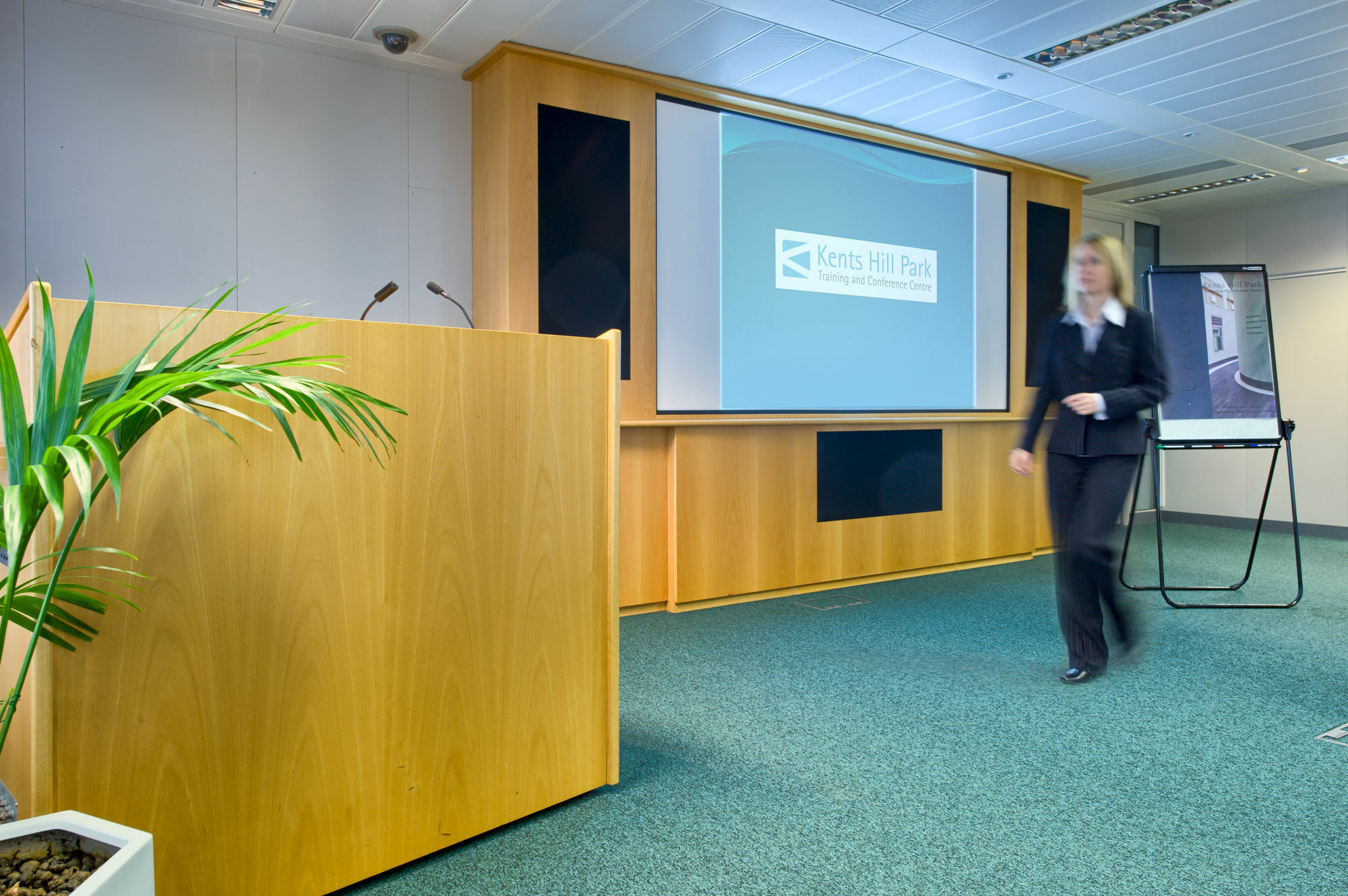 Kents Hill Park Training & Conference Centre Hotel Milton Keynes Exterior photo